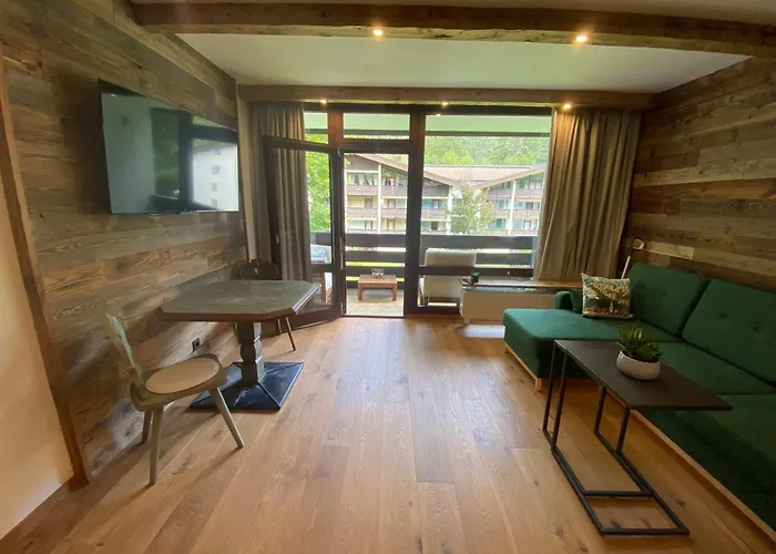 Chalet-Stil Mit Pool Und Bergblick