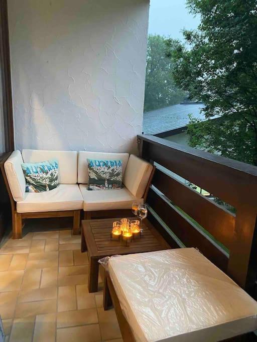 Chalet-stil Mit Pool Und Bergblick